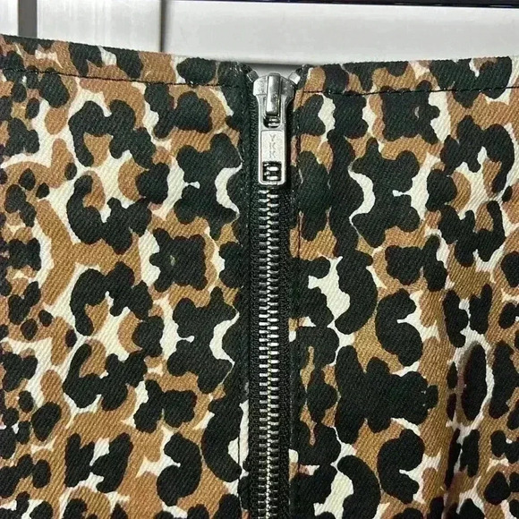 Topshop Leopard Print Buckle A-Line Mini Skirt Size 6 - Picture 6 of 7